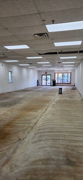 1312 Manchester Rd, Glastonbury, CT à louer - Photo intérieure - Image 2 de 5