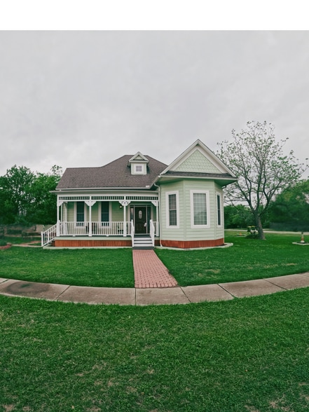 309 N Lexington St, Manor, TX for lease - Primary Photo - Image 1 of 11