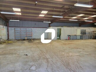 Plus de détails pour Local d'activités à louer