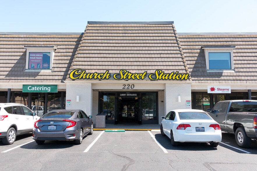 220 S Church St, Lodi, CA à louer - Photo du bâtiment - Image 2 de 27