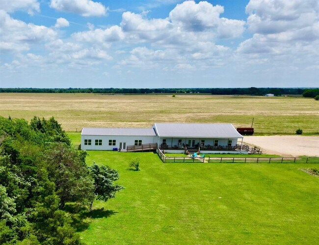 Plus de détails pour 9262 Farm to Market Road 79, Sumner, TX - Commerce de détail à vendre