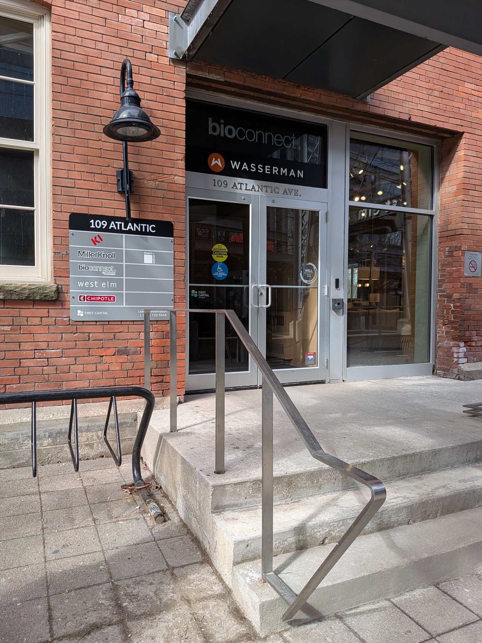 61-75 Hanna Ave, Toronto, ON à louer Photo du bâtiment- Image 1 de 7