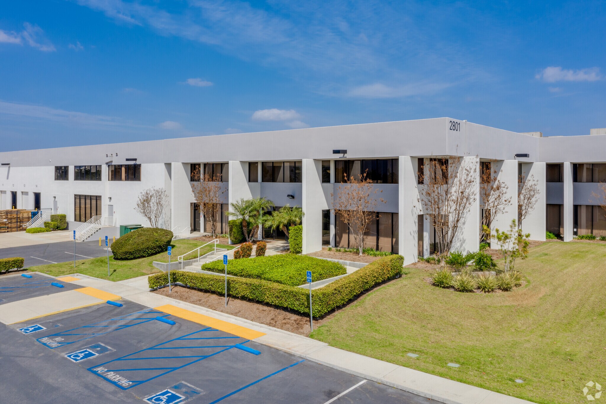 2801-2803 S Yale St, Santa Ana, CA à louer Photo du bâtiment- Image 1 de 5