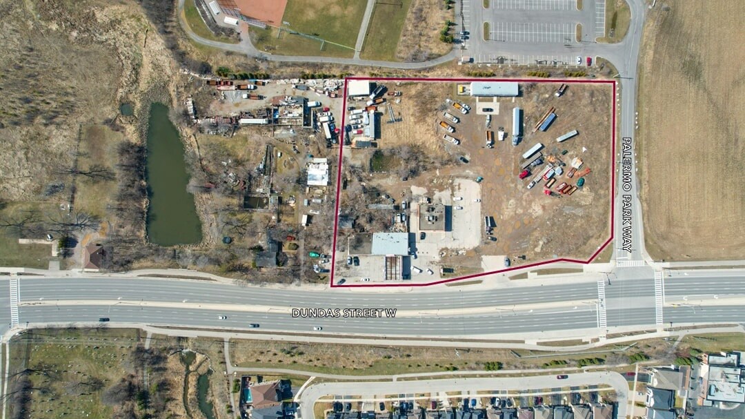 2383 Dundas St W, Oakville, ON à vendre Photo du bâtiment- Image 1 de 1