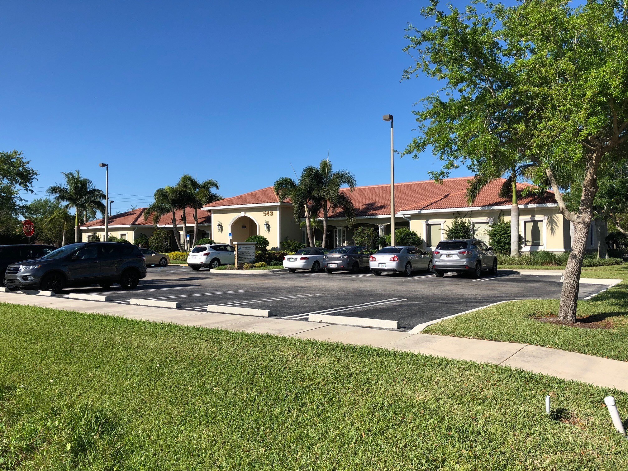 543 NW Lake Whitney Pl, Port Saint Lucie, FL for sale Primary Photo- Image 1 of 1