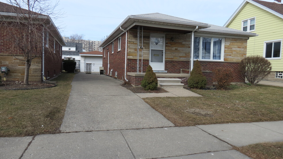 8059 Edward, Center Line, MI à vendre - Photo principale - Image 1 de 1