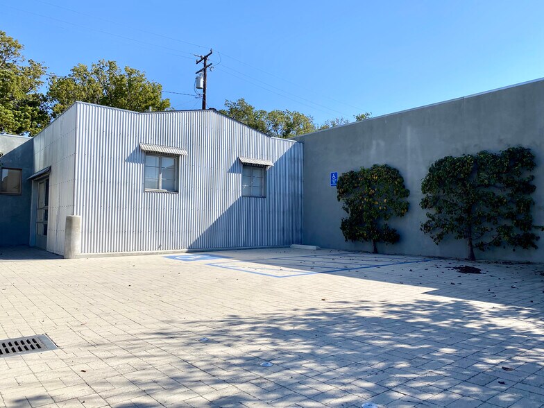 911 De la Vina St, Santa Barbara, CA à louer - Photo du bâtiment - Image 2 de 14