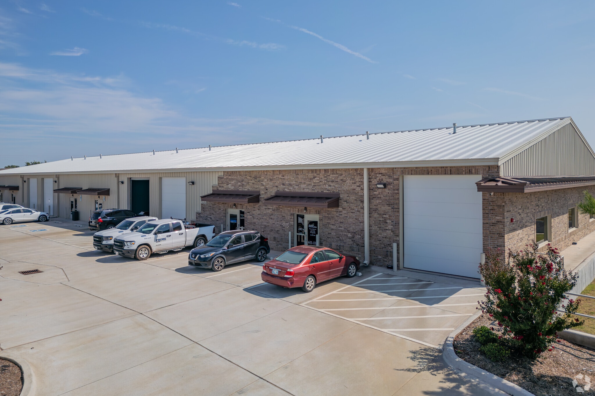 611 Hundred Oaks Dr, Edmond, OK for sale Primary Photo- Image 1 of 6