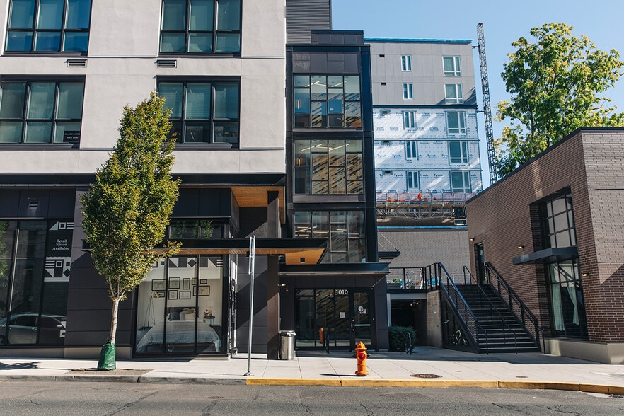 975 SE 11th Ave, Portland, OR for lease - Building Photo - Image 3 of 7