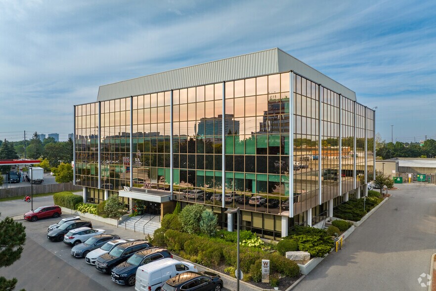 7050 Woodbine Ave, Markham, ON à vendre - Photo principale - Image 1 de 1