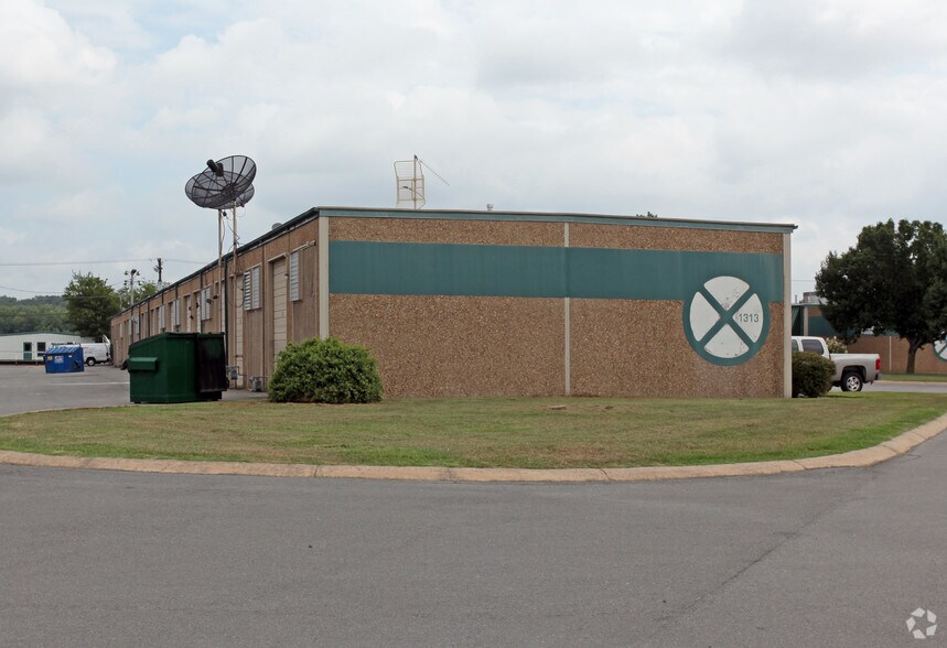 1313 N Hills Blvd, North Little Rock, AR for sale - Building Photo - Image 2 of 2