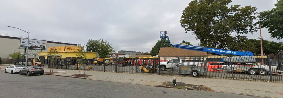 717 Hutchinson River Pky, Bronx, NY à vendre - Photo du bâtiment - Image 2 de 5