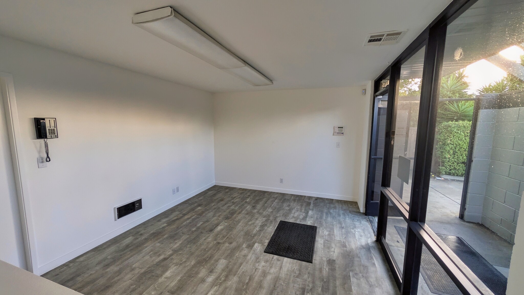 48 Laurel St, Redwood City, CA for sale Interior Photo- Image 1 of 11