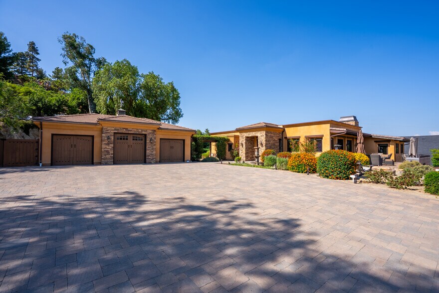 10845 Meads, Orange, CA à vendre - Photo du bâtiment - Image 2 de 34