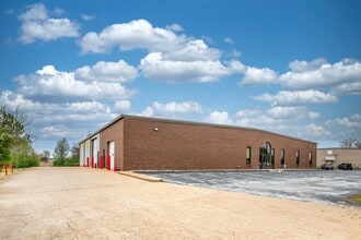 617 Cepi Dr, Chesterfield, MO à louer Photo intérieure- Image 2 de 18