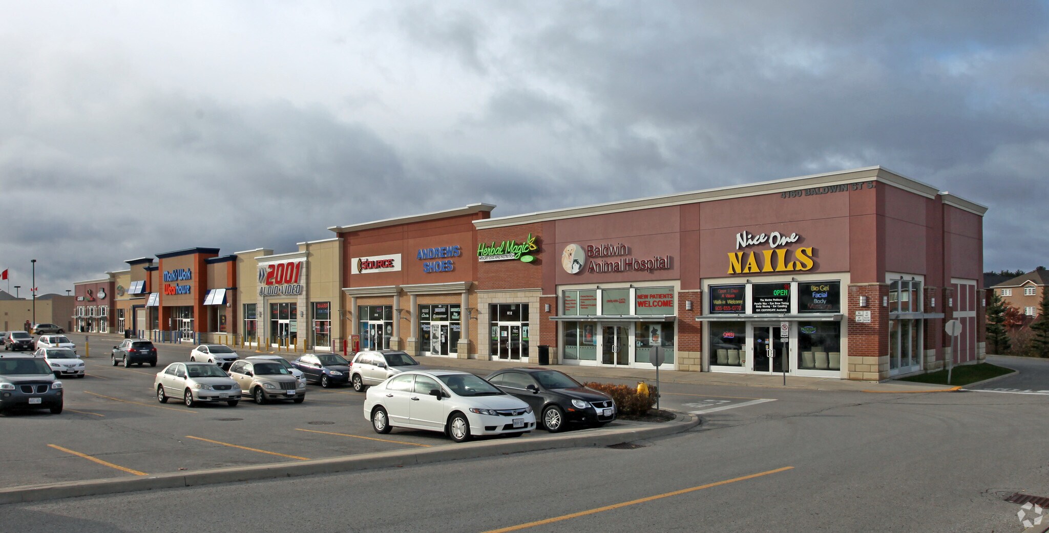 110-200 Taunton Rd W, Whitby, ON à vendre Photo principale- Image 1 de 1