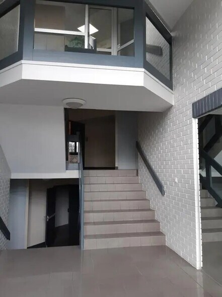 Rue Albert Einstein, Champs-sur-Marne for lease - Building Photo - Image 3 of 6