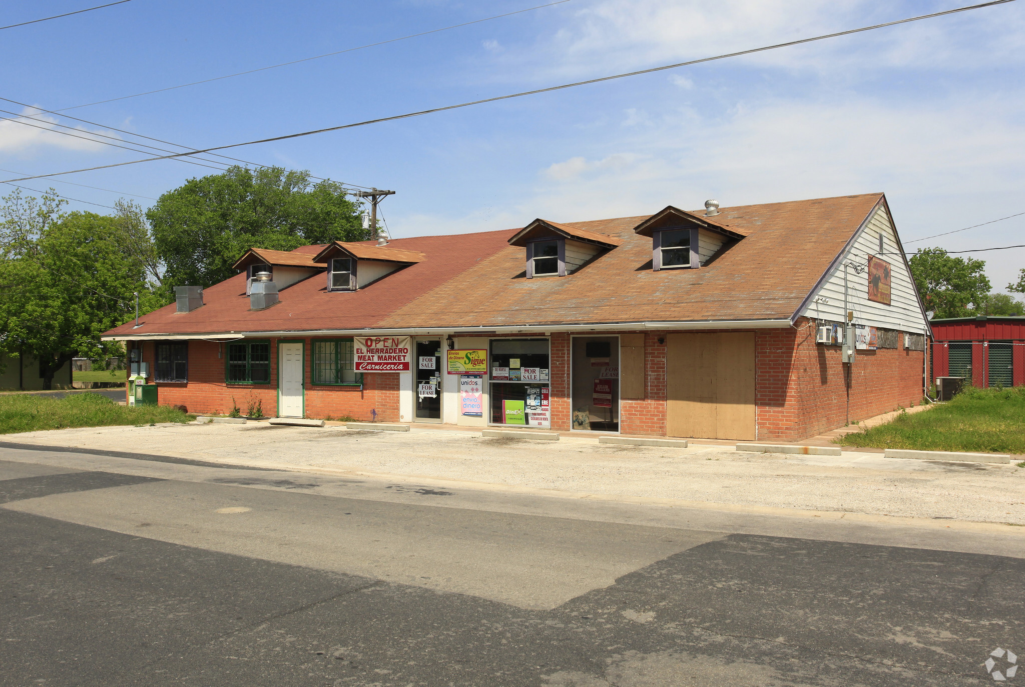 207 S Avenue C, Elgin, TX for sale Primary Photo- Image 1 of 1