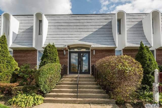 103 Cooper St, Babylon, NY à louer - Photo du bâtiment - Image 2 de 9