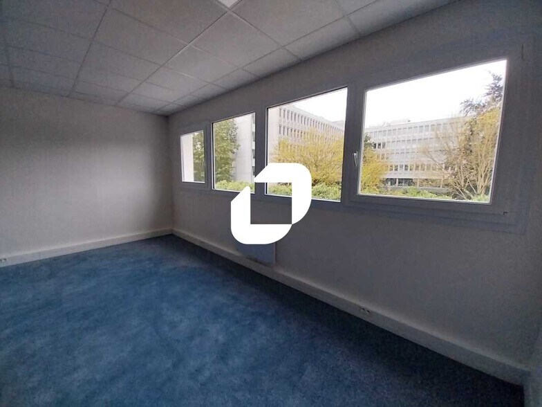 2 Rue Eugène Hénaff, Trappes for lease - Interior Photo - Image 3 of 15