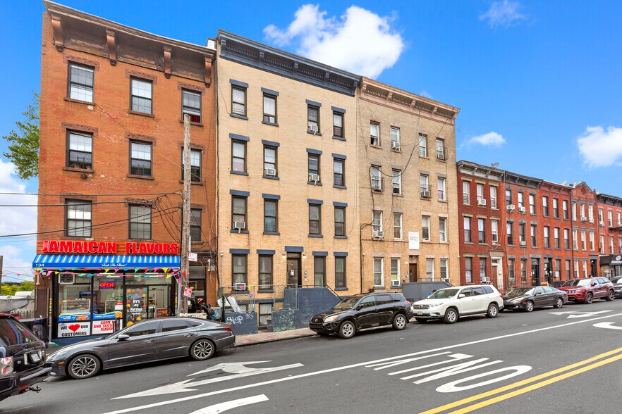 192 Rockaway Ave, Brooklyn, NY à vendre - Photo du bâtiment - Image 2 de 12