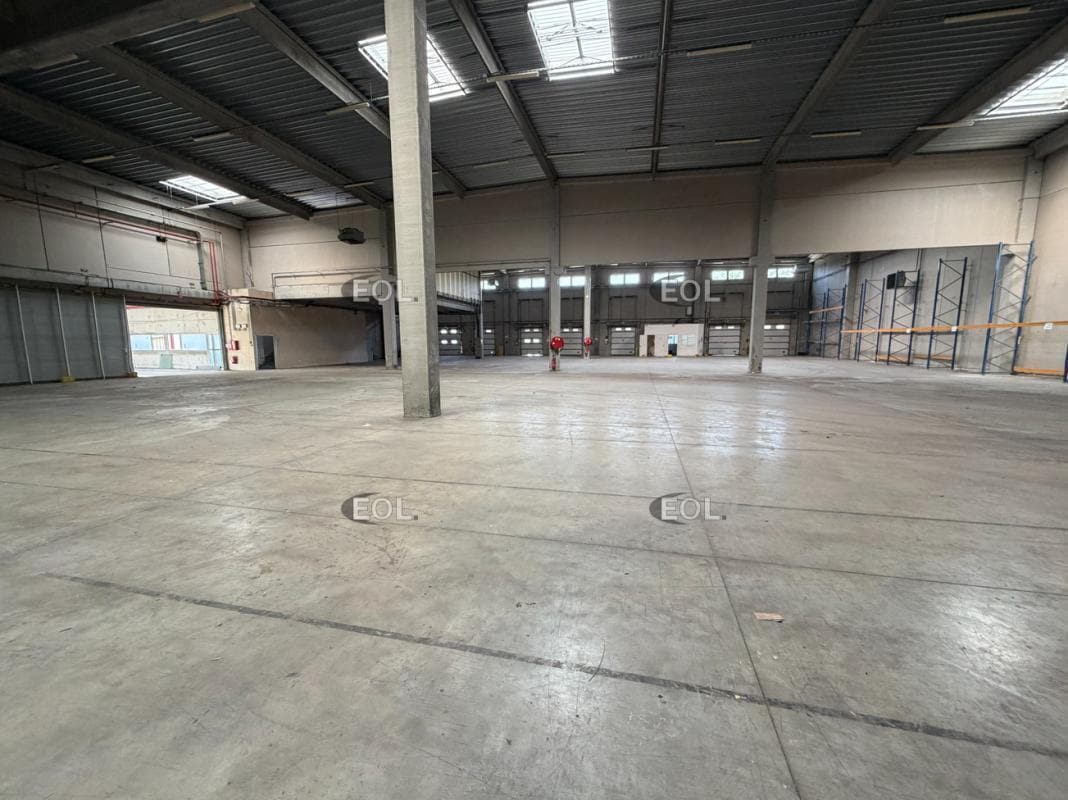 Industrial in Rognac for lease Building Photo- Image 1 of 6