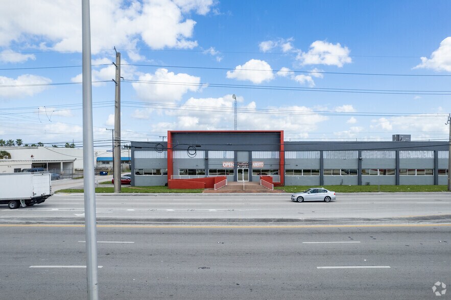 4225 NW 72nd Ave, Miami, FL for lease - Building Photo - Image 3 of 8