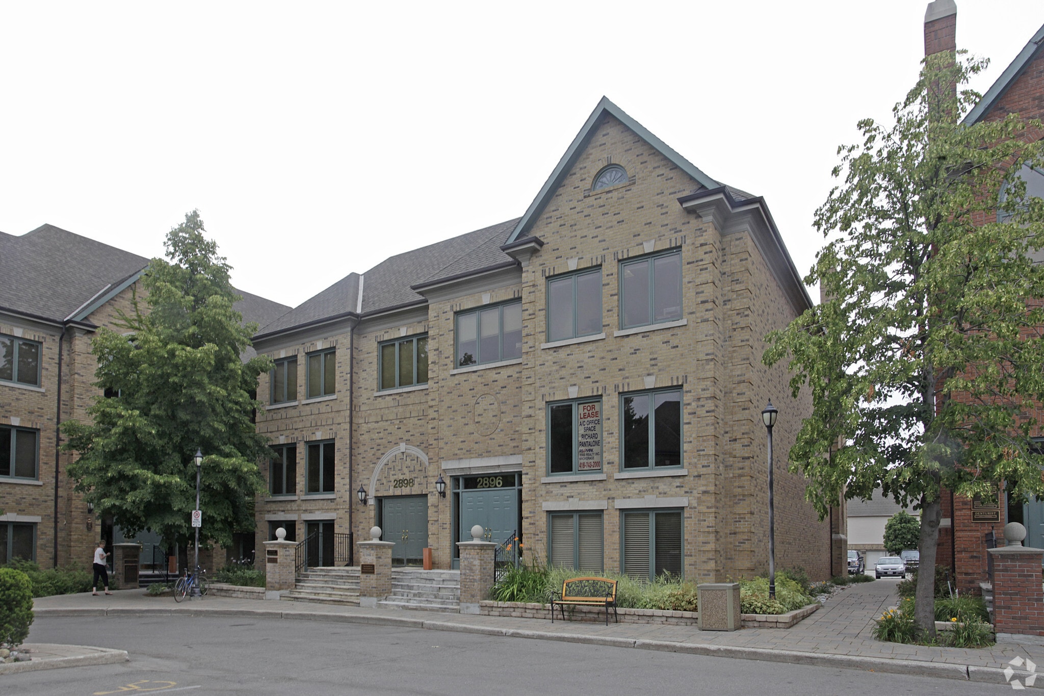 2898 S Sheridan Way, Oakville, ON for sale Primary Photo- Image 1 of 1