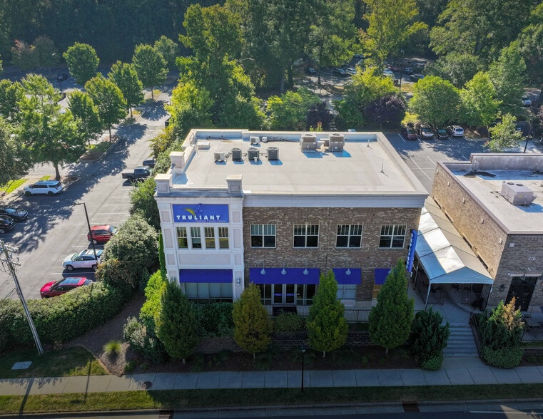 324 N Trade St, Matthews, NC for lease - Building Photo - Image 1 of 4
