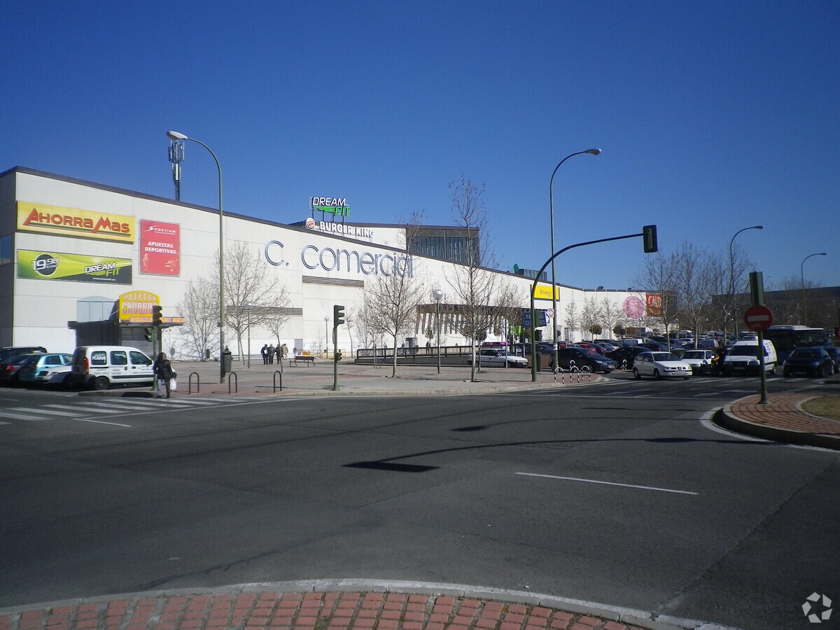 Calle Bulevar de José Prat, 35, Madrid, MAD 28032 - - - Interior Photo - Image 1 of 3