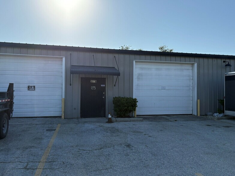 5704-5720 Lawton Dr, Sarasota, FL à louer - Photo du bâtiment - Image 2 de 5