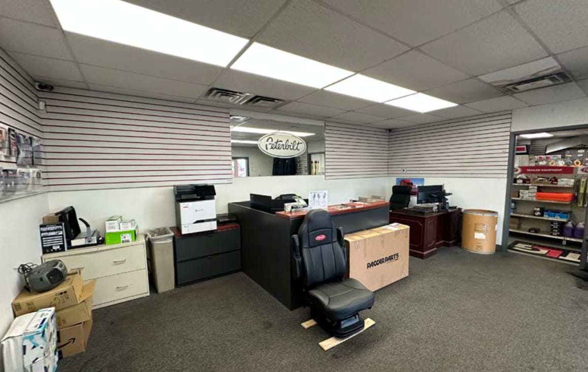 635 Viox Dr, Erlanger, KY for lease Building Photo- Image 1 of 6