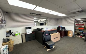 635 Viox Dr, Erlanger, KY for lease Building Photo- Image 1 of 6