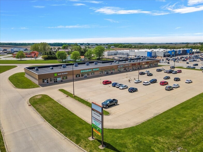 1514-1528 W Springfield Rd, Taylorville, IL for lease - Building Photo - Image 3 of 19