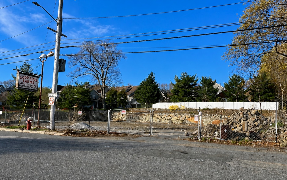 922 Lynnfield St, Lynnfield, MA for sale - Building Photo - Image 2 of 4