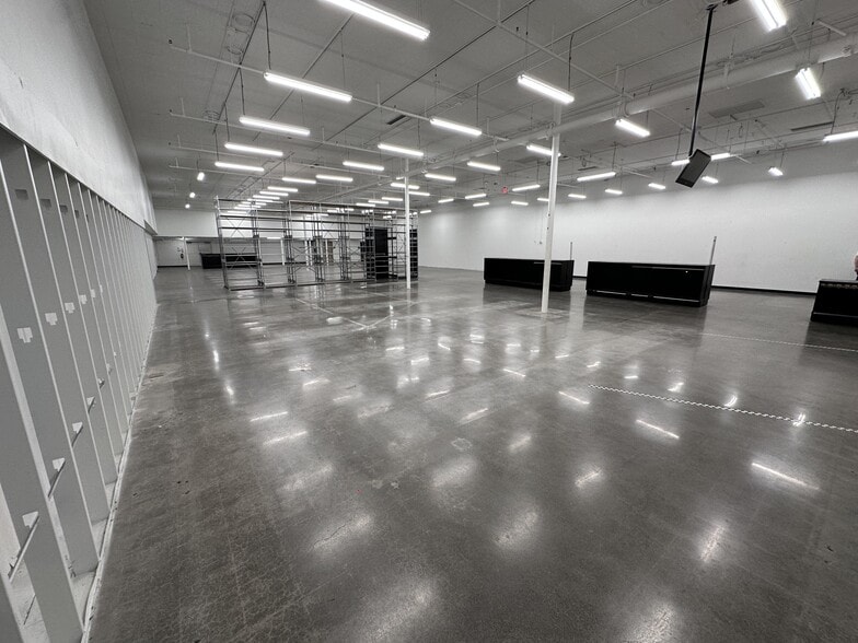 7811-7931 NE Highway 99, Vancouver, WA à louer - Photo du bâtiment - Image 3 de 8