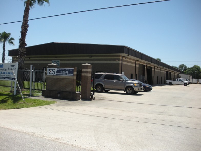 9223 Solon Rd, Houston, TX à louer - Photo principale - Image 1 de 22