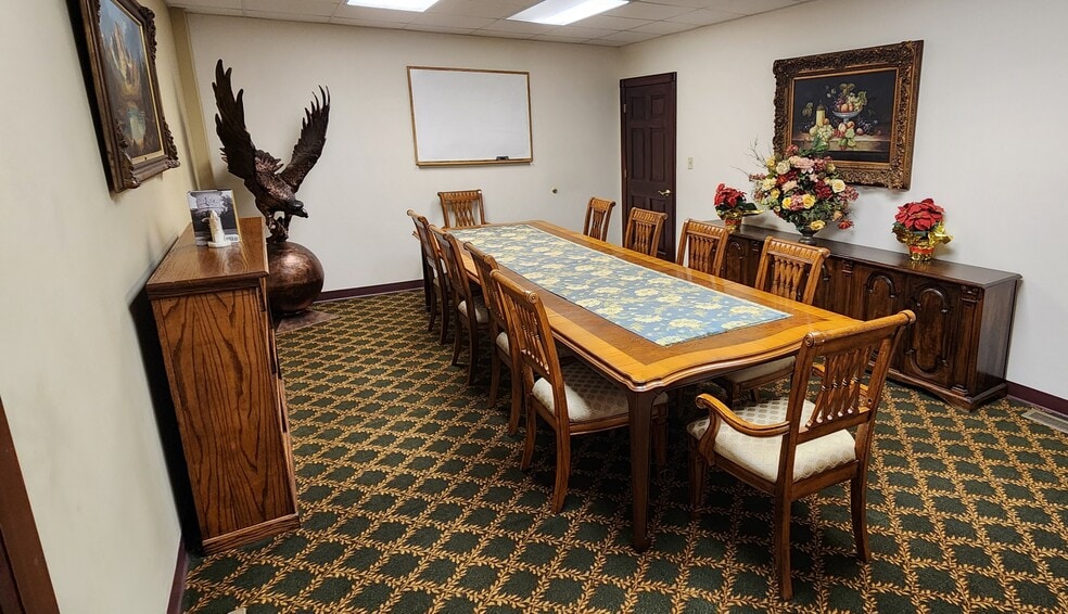 815 John St, Evansville, IN for lease - Interior Photo - Image 3 of 11