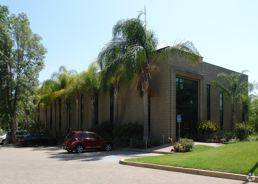 16801 Van Buren Blvd, Riverside, CA for lease - Building Photo - Image 2 of 24