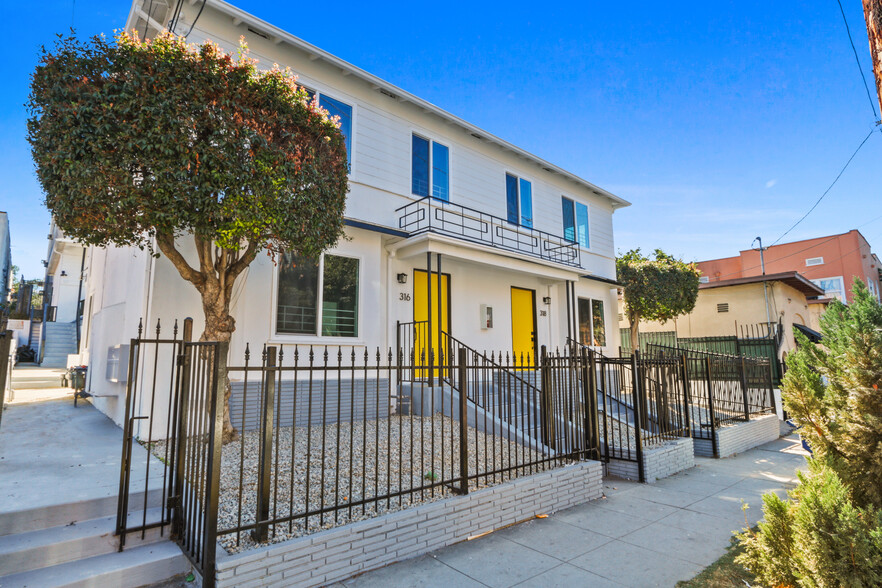 316 Columbia Ave, Los Angeles, CA à vendre - Photo du bâtiment - Image 1 de 16