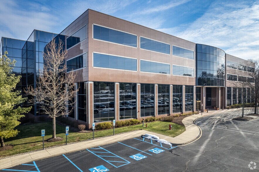 120 Mountainview Blvd, Basking Ridge, NJ à louer - Photo du bâtiment - Image 3 de 8