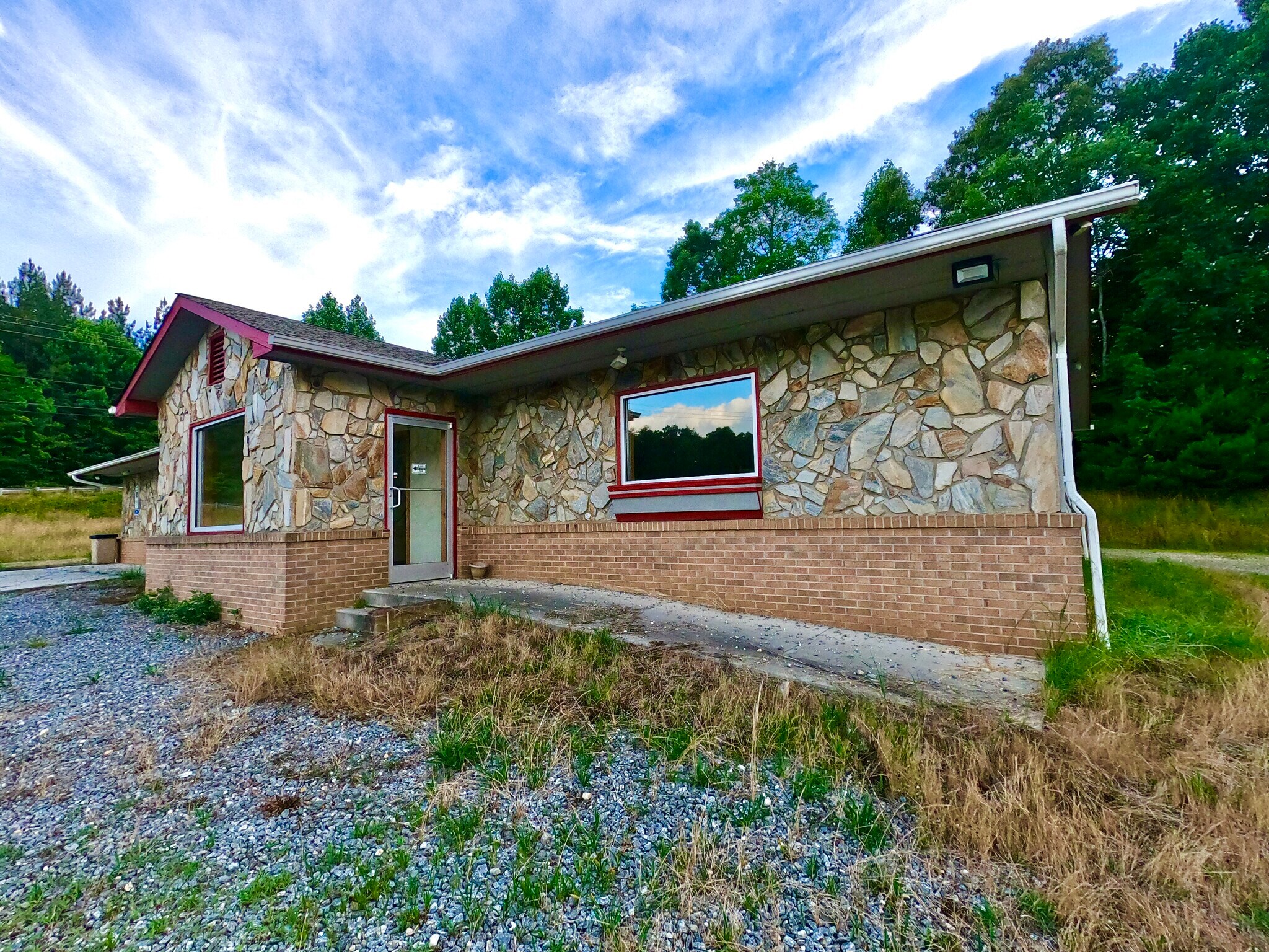 2000 Johns River Loop, Morganton, NC for sale Building Photo- Image 1 of 1