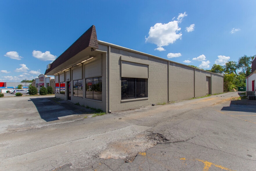 2733 University Dr NW, Huntsville, AL for sale - Building Photo - Image 3 of 15