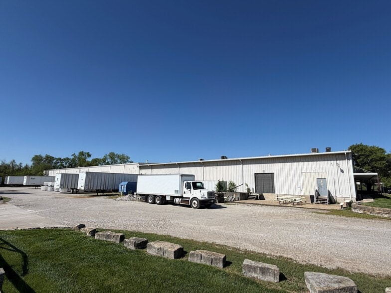 3330 S Outer Rd E, Grain Valley, MO à vendre - Photo du bâtiment - Image 3 de 7