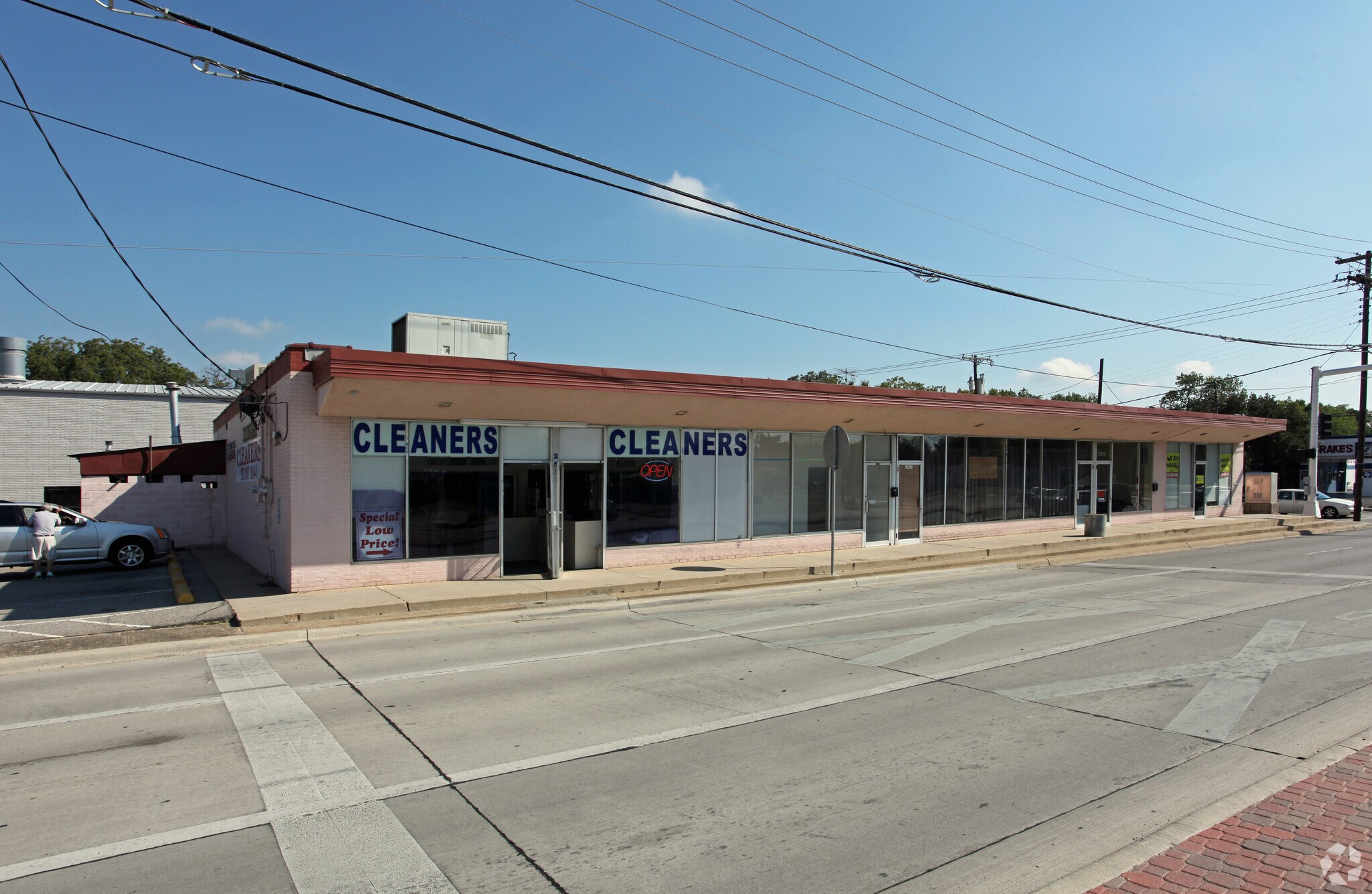 2503-2511 Valley View Ln, Farmers Branch, TX à louer Photo principale- Image 1 de 4