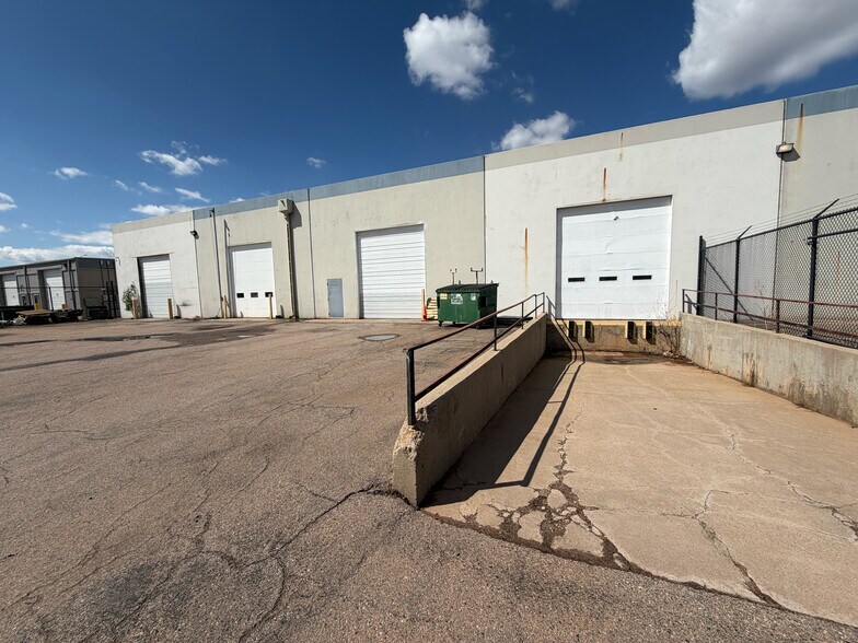 6810 S Jordan Rd, Centennial, CO à louer - Photo du bâtiment - Image 3 de 14