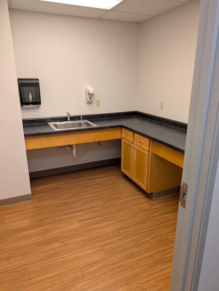 788 Connexion Way, Columbia City, IN à louer - Photo du bâtiment - Image 3 de 9