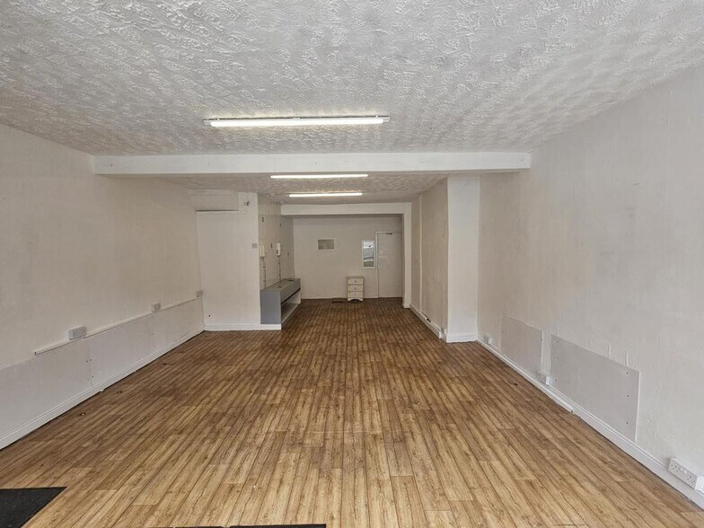 24 Stockport Rd, Stockport à louer - Photo du bâtiment - Image 3 de 10