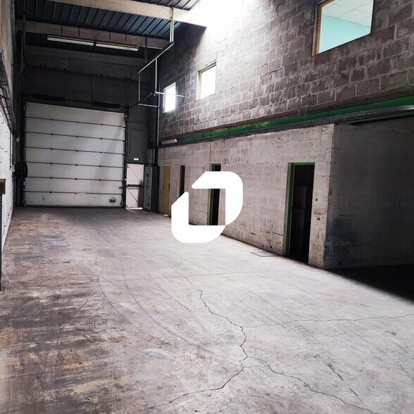 Flex dans Valenton à louer - Photo du bâtiment - Image 3 de 8