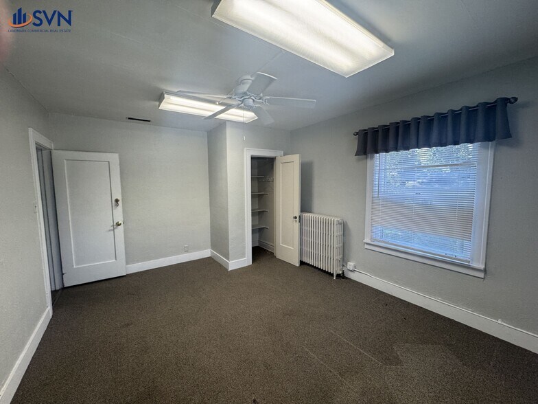 202 Campbell St, Geneva, IL à louer - Photo du bâtiment - Image 3 de 7